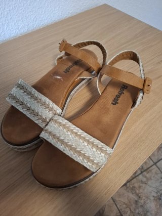 Sandalias marrones con plataforma