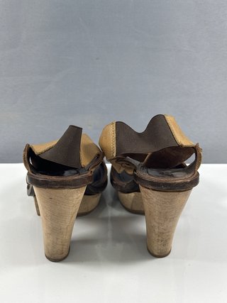 Sandalias Marni Beige y Marrón