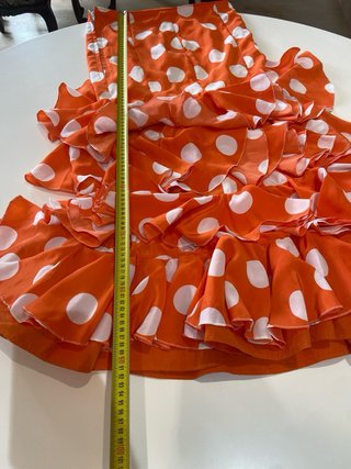 204.-Falda volantes naranja lunares blancos