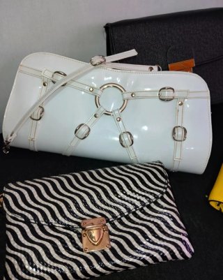 Set 4 borse donna: bianca, nera, a righe, gialla