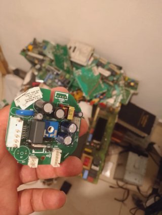 Riparazione di schede elettroniche per lavatrici, frigoriferi e microonde
