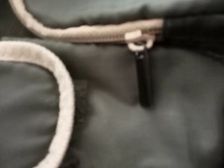 Bolso bandolera Heineken caqui y beige