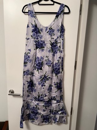 Vestido largo floral morado y blanco
