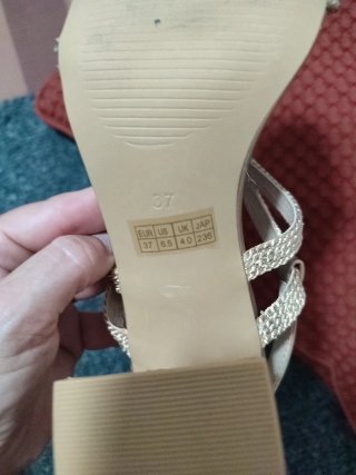 Sandalias Sissei Doradas Tacón