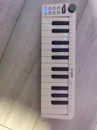 Tastier MIDI M-WAVE
