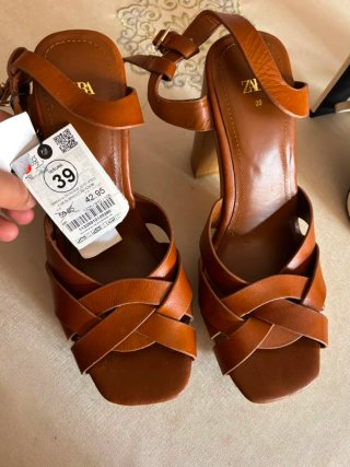 Tacones Zara Piel Marrón Talla 39
