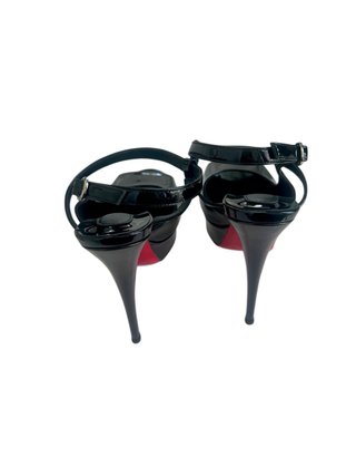 Christian Louboutin So Jenlove Tacones