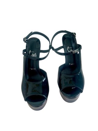 Christian Louboutin So Jenlove Tacones