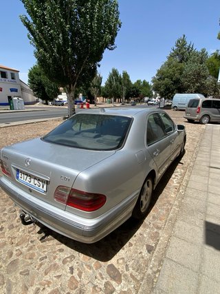 Mercedes-Benz E270 1999