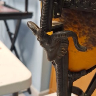 Lámpara antigua de mesa