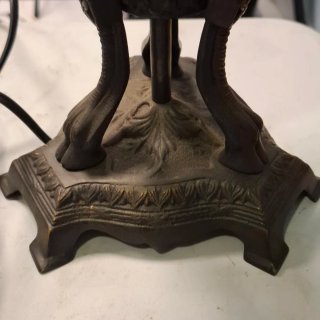 Lámpara antigua de mesa