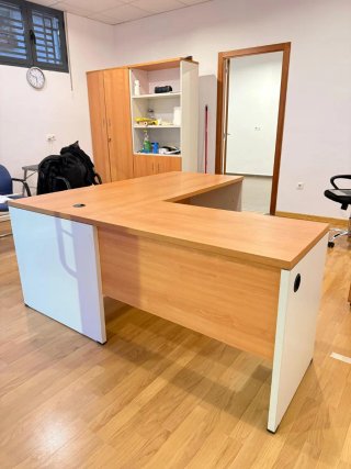 Mesa de despacho madera con ala y armario