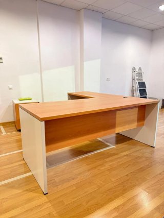 Mesa de despacho madera con ala y armario