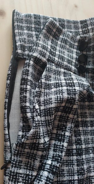 Pantalón SHEIN cuadros ancho Talla M