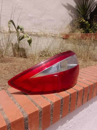 Piloto trasero Ford C-MAX Izquierdo