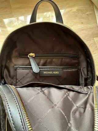 Mochila Michael Kors Negra y Gris