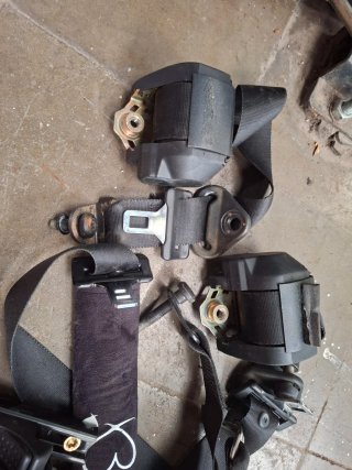 Cinturones Ford Fiesta MK4 Originales