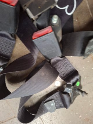 Cinturones Ford Fiesta MK4 Originales
