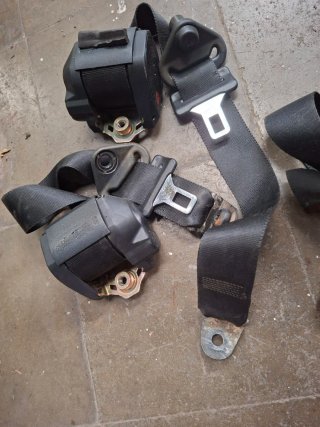 Cinturones Ford Fiesta MK4 Originales