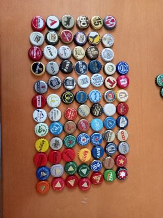 Collezione 81 Tappi di birra Diverse vari nazioni