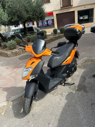 Kymco Agility 125 Scooter Naranja
