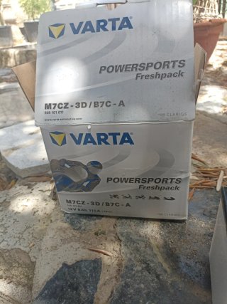 Batería Varta M7CZ-3D/B7C-A 12V 8Ah
