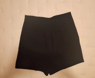 Bermuda Zara Negra Botones Dorados