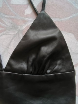 Top/Bralette de piel negro