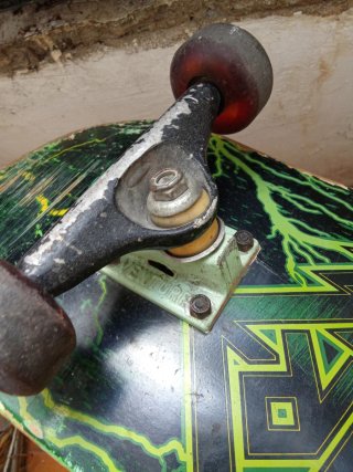Skate Creature 8.0 + Venture trucks and wheels