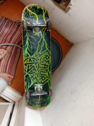 Skate Creature 8.0 + Venture trucks and wheels