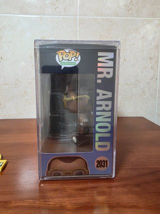 Funko Pop! LE Ultra Mr. Arnold 2031 Jurassic Park