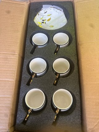Juego de 6 tazas doradas y elegantes