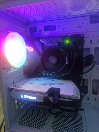 PC Gaming Zotac Tarjeta Gráfica Blanca