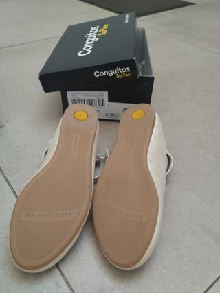 Zapatos Conguitos Talla 36 Dorados/Blancos