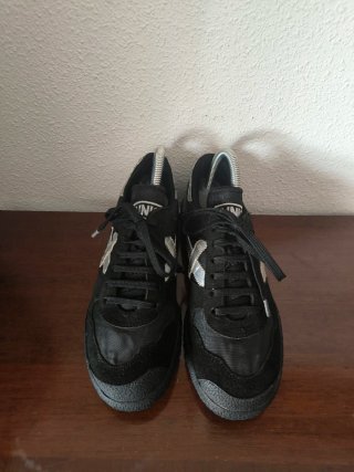 Zapatillas Munich Negras y Plateadas