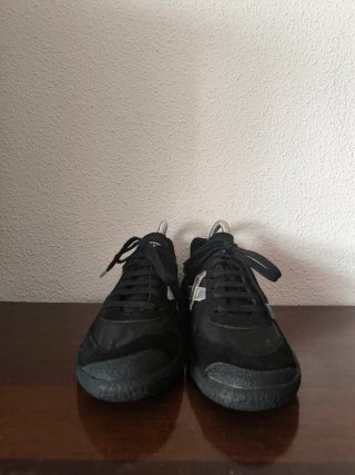 Zapatillas Munich Negras y Plateadas