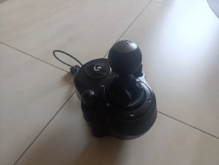 Volante Logitech G29 con Pedales y palanca