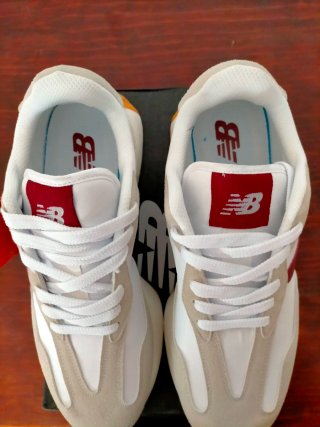 Zapatillas igual a NB blanco/gris de la talla 43