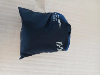 Impermeable niño azul. Talla 10-12