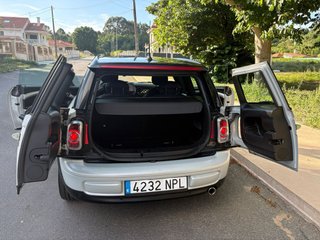 MINI Clubman 2011