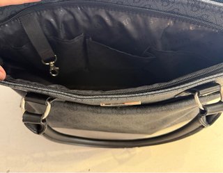 Bolso Guess Porta Documentos y Portátil Negro/Gris