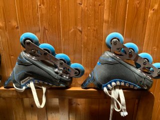 Equipo hockey patines. Patines número 36, tallas S