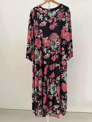 Vestido midi floral Toscane escote pico