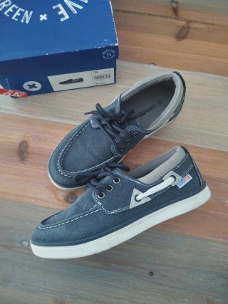 Zapatos niño.. Marca Seven Five. Talla 36
