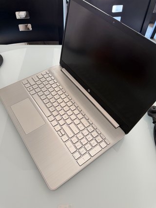 Portátil HP Ryzen 5 5500U Radeon Graphics