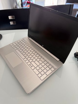 Portátil HP Ryzen 5 5500U Radeon Graphics