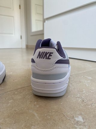 Nike Court Vision Low blancas y moradas T35