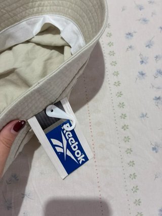 Cappello bucket Reebok vintage beige