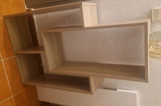Estantería de pared de madera contrachapada