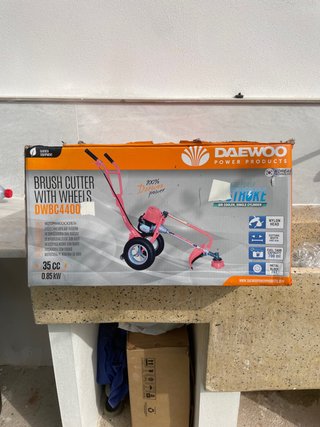 Desbrozadora con ruedas y disco
